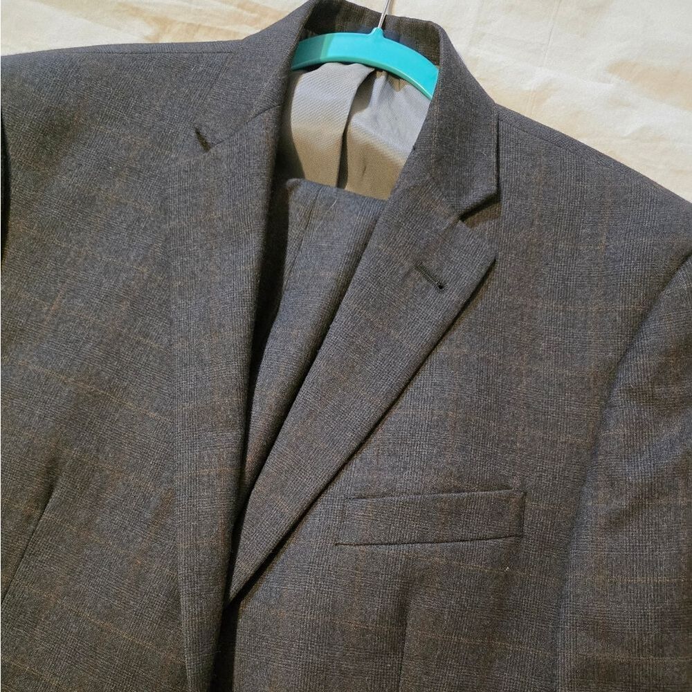 Jos. A. Bank Chatcol Brown Plaid Suit Size 43R Pants Are 36/31 - Picture 2 of 8